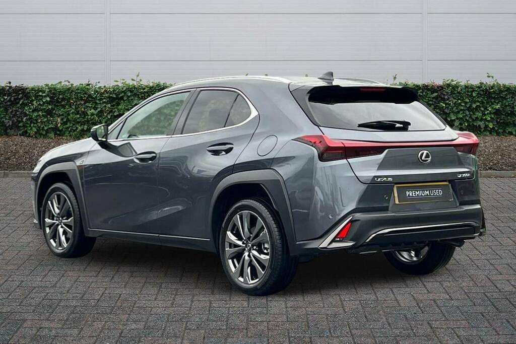 Lexus UX 300H 2.0 F-sport Design Cvt  #2
