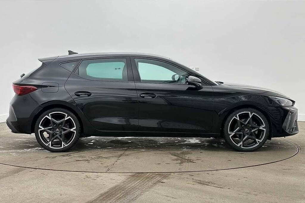 Cupra Leon 1.5 Etsi 150 V2 Dsg Black #4