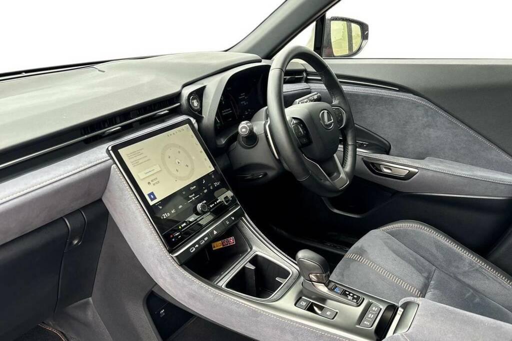 Lexus LBX 1.5 Takumi Design E-cvt Awd Black #5