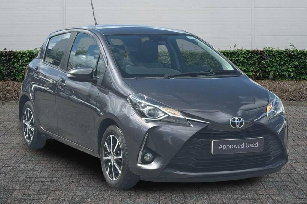 Toyota Yaris 1.5 Vvt-i Icon Tech Grey