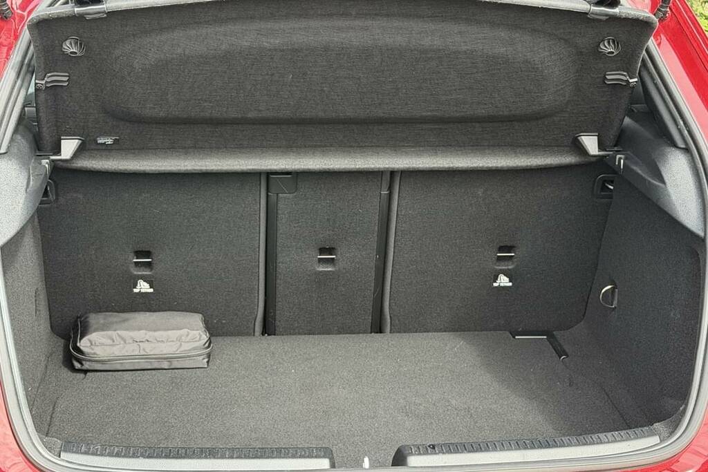 Mercedes-Benz A Class A200 Amg Line Premium Plus KS25TTX Red #2