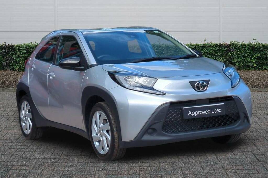 Toyota Aygo X 1.0 Vvt-i Pure Silver