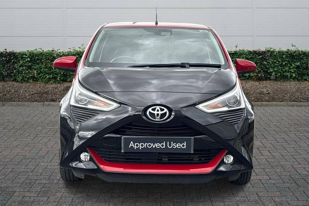 Toyota Aygo 1.0 Vvt-i X-clusiv X-shift Black #3