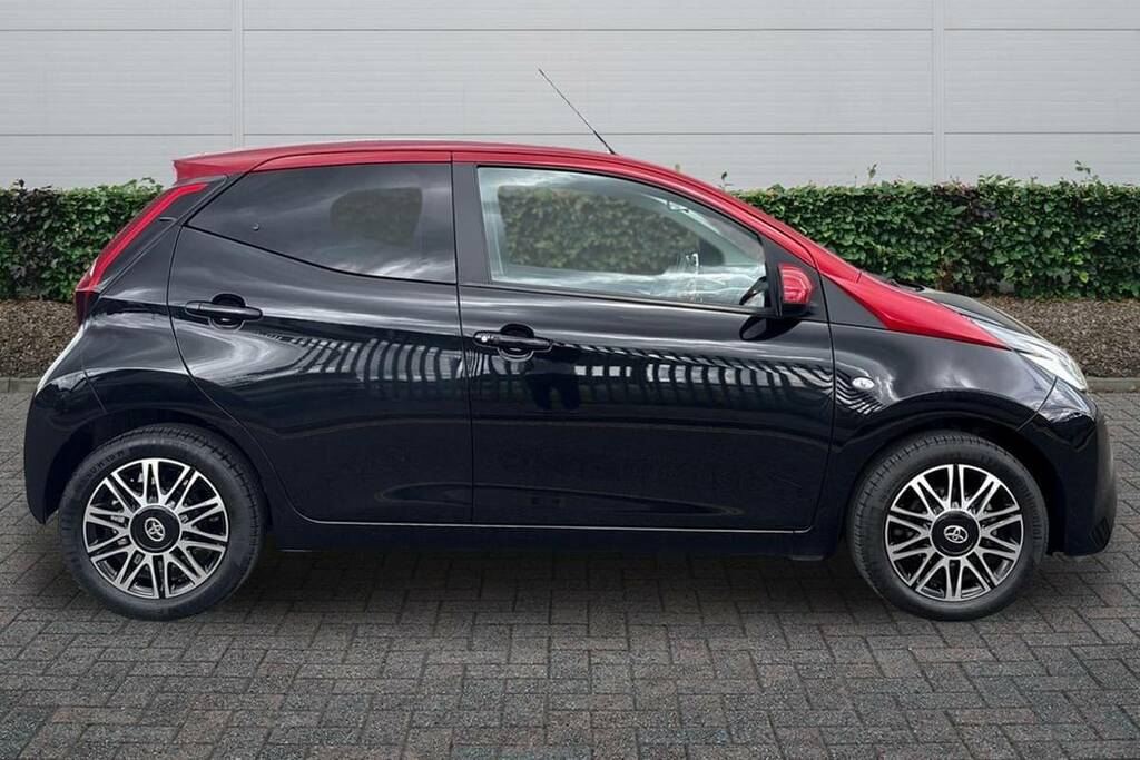 Toyota Aygo 1.0 Vvt-i X-clusiv X-shift Black #5
