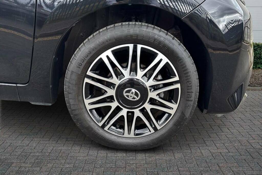 Toyota Aygo 1.0 Vvt-i X-clusiv X-shift Black #6