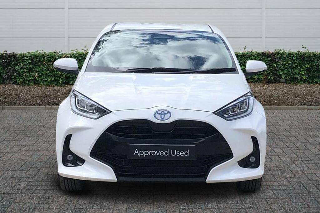 Toyota Yaris 1.5 Hybrid Design Cvt White #3