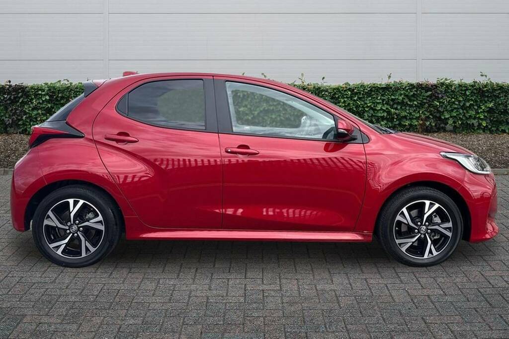 Toyota Yaris 1.5 Hybrid Design Cvt FX74XYY Red #5