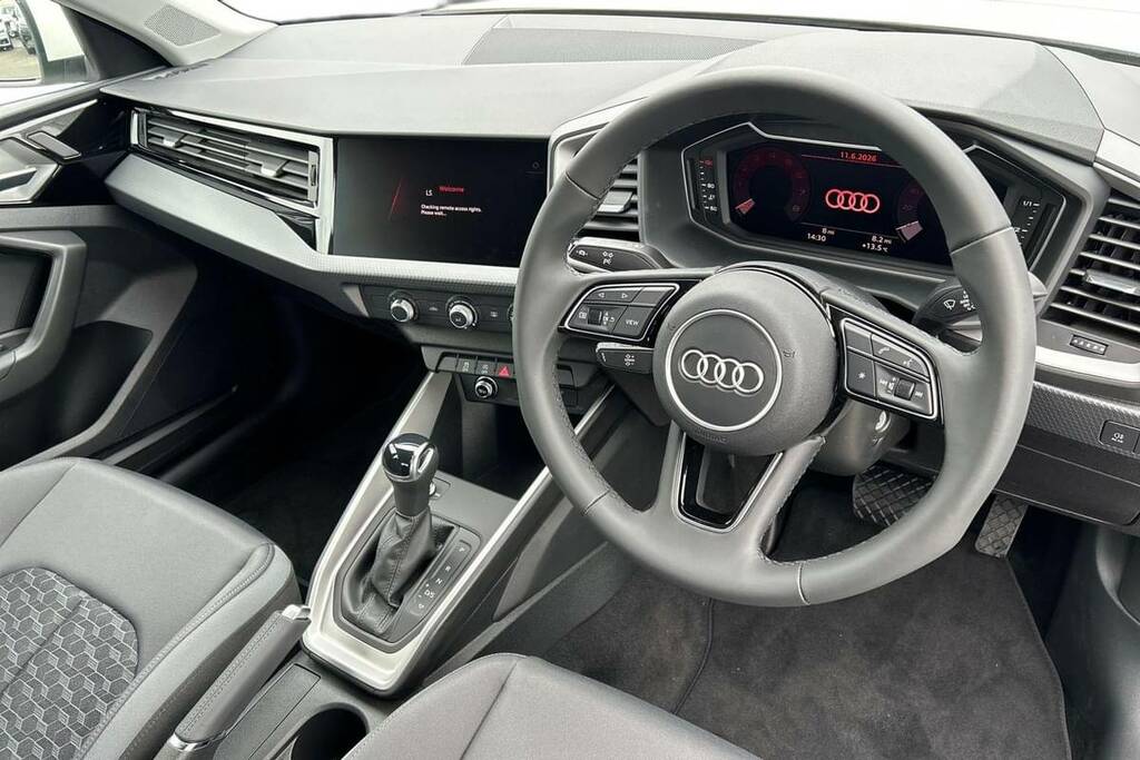 Audi A1 25 Tfsi Sport S Tronic White #4