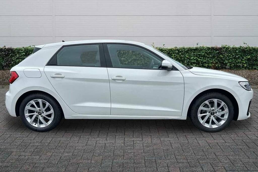 Audi A1 25 Tfsi Sport S Tronic VN26OKG White #4