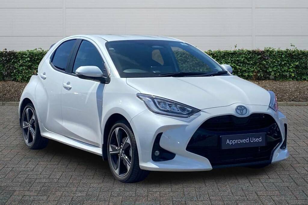 Toyota Yaris 1.5 Hybrid 130 Excel Cvt White