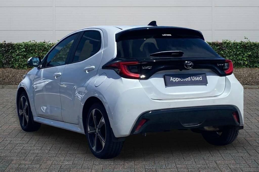 Toyota Yaris 1.5 Hybrid 130 Excel Cvt KY75WTA White #2