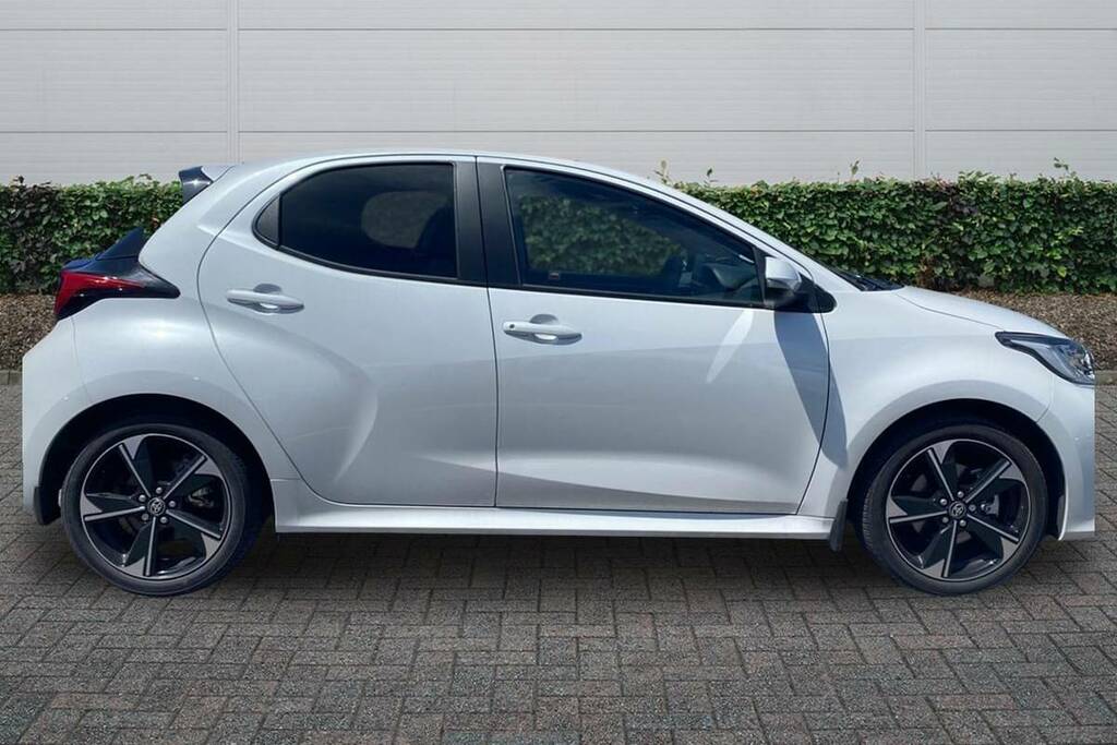 Toyota Yaris 1.5 Hybrid 130 Excel Cvt KY75WTA White #5