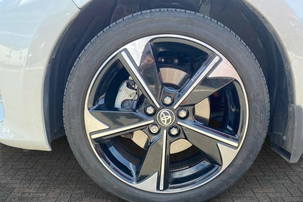Toyota Yaris 1.5 Hybrid 130 Excel Cvt KY75WTA White #6