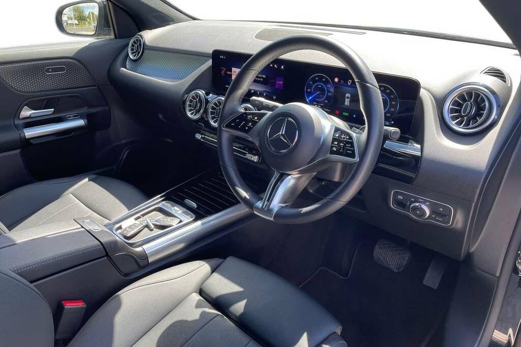 Mercedes-Benz EQA 250 140Kw Sport Executive 70.5Kwh Black #4