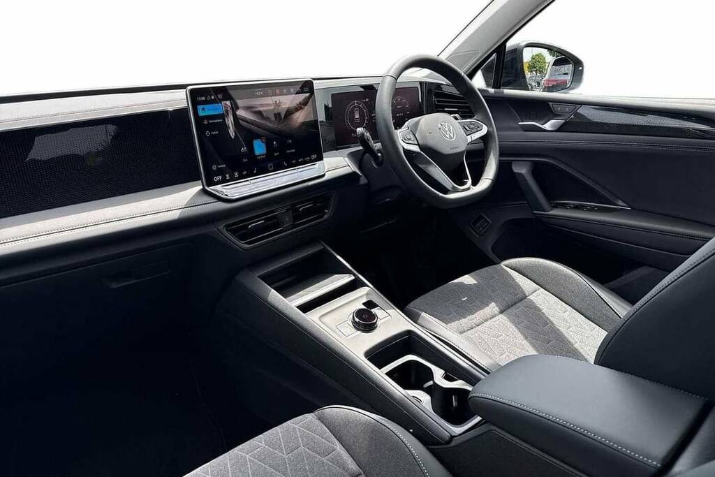 Volkswagen Tiguan 1.5 Tsi Ehybrid Match Dsg VK26YMV Black #2