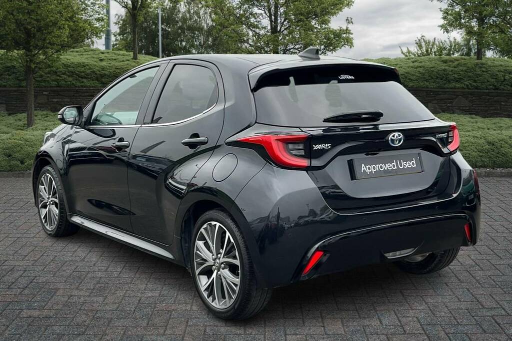 Toyota Yaris 1.5 Hybrid Excel Cvt Black