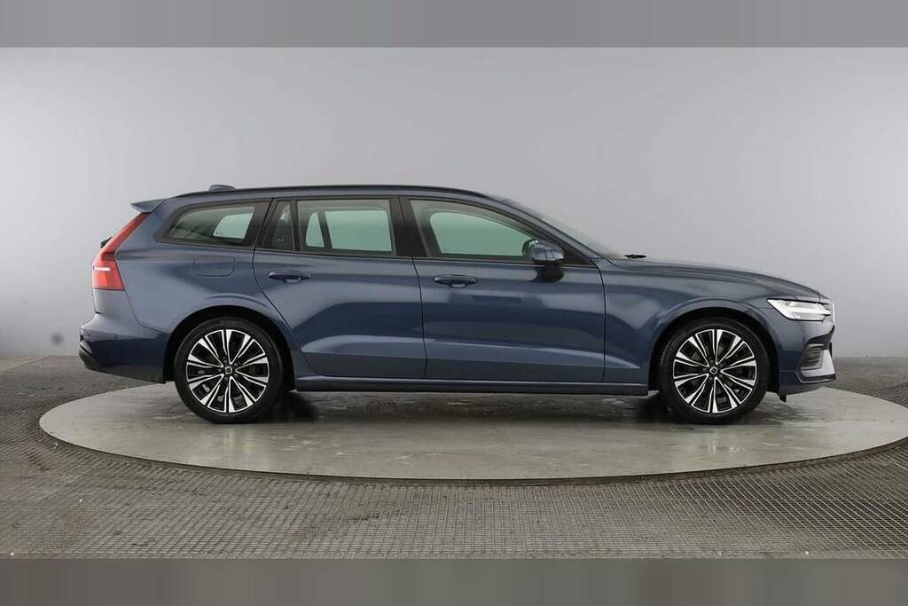 Volvo V60 2.0 B3p Core 7 Speed Blue #3