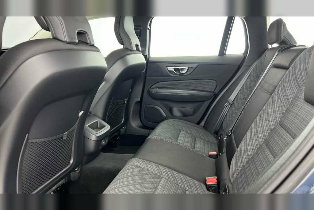 Volvo V60 R Design Plus Blue #7