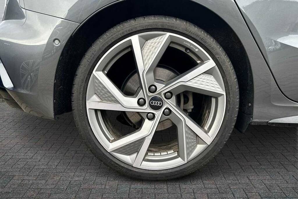 Audi A3 35 Tfsi Black Edition S Tronic FM24YBT Grey #5