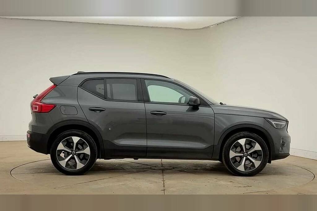 Volvo XC40 2.0 B4p Plus Pro Dark #2