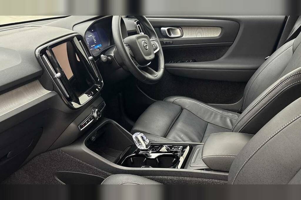 Volvo XC40 2.0 B4p Plus Pro Dark #6