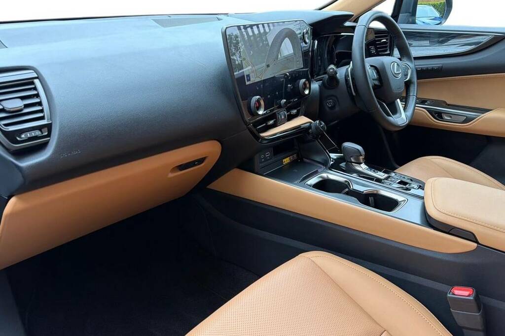 Lexus NX 450H 2.5 E-cvt Premium Pack Green #5