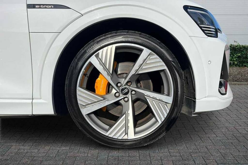 Audi E-tron 300Kw 55 Quattro 95Kwh Vorsprung White #5