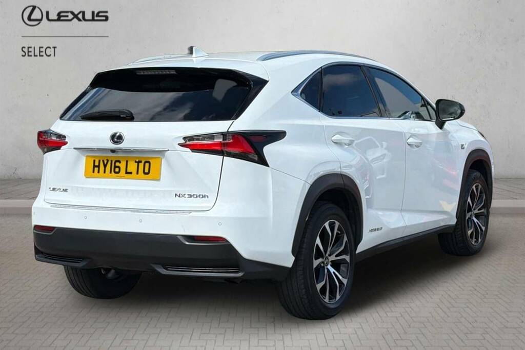 Lexus NX 300H 2.5 F-sport Cvt White #2