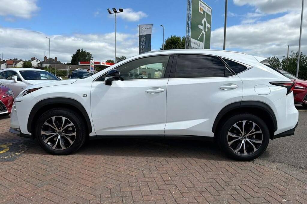 Lexus NX 300H 2.5 Premier Cvt Red #24