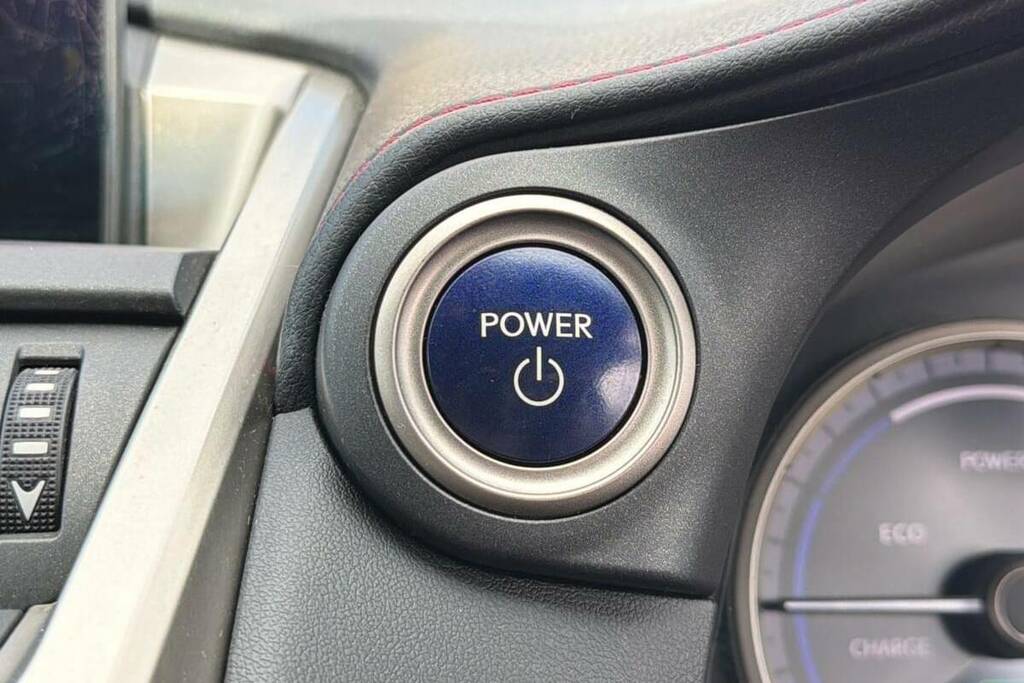 Lexus NX 300H 2.5 Premier Cvt Red #16