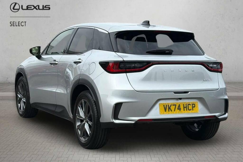 Lexus LBX 1.5 Premium Plus E-cvt Silver #3