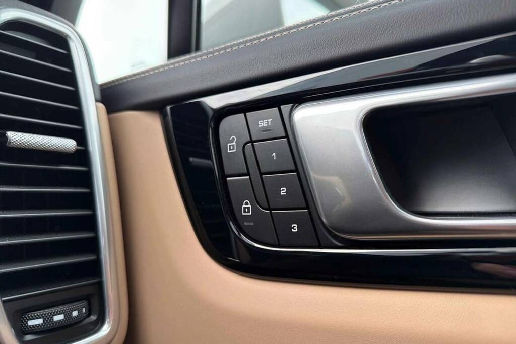 Porsche Cayenne Tiptronic S Blue #29