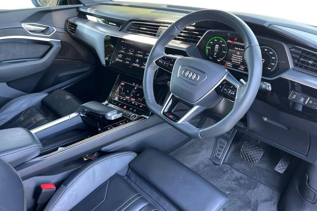Audi E-tron 300Kw 55 Quattro 95Kwh Black Edition Grey #4