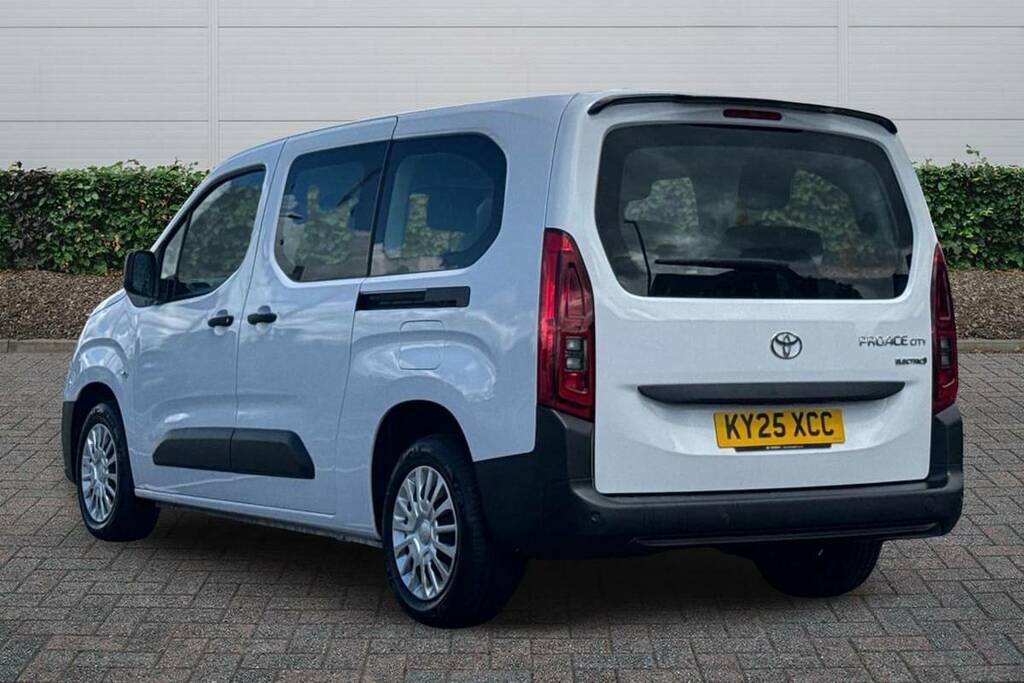 Toyota Proace City 100Kw Icon L2 50Kwh White #2