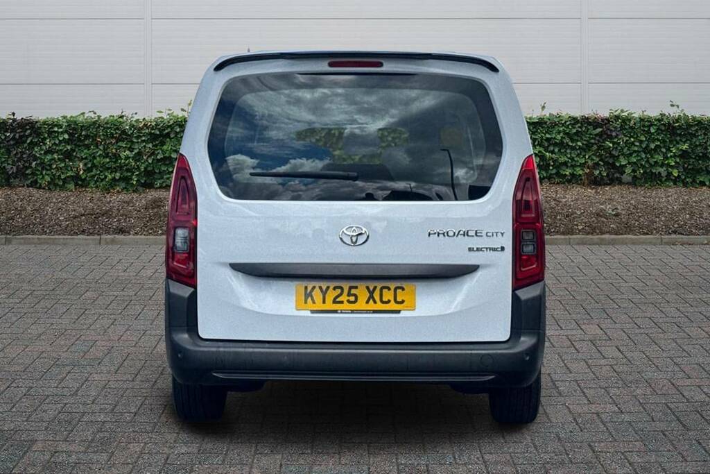 Toyota Proace City 100Kw Icon L2 50Kwh White #4