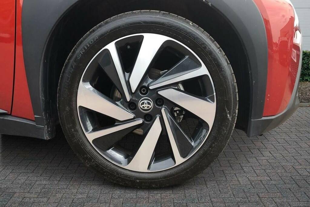 Toyota Aygo X 1.0 Vvt-i Edge Canvasparking Red #6