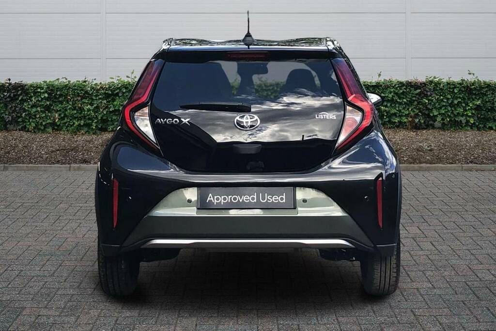 Toyota Aygo X 1.0 Vvt-i Exclusive Green #4