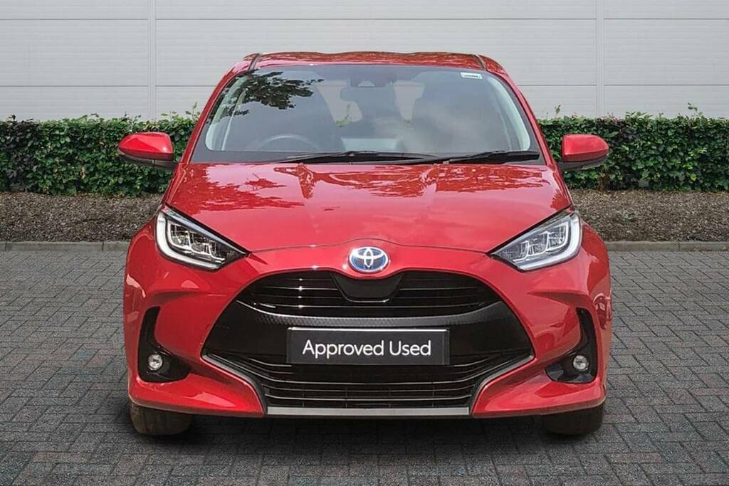 Toyota Yaris 1.5 Hybrid Design Cvt  #3