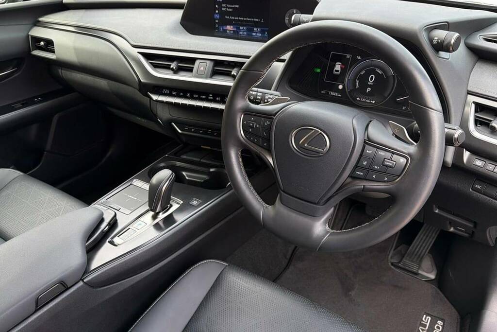 Lexus UX 250H Takumi Silver #12