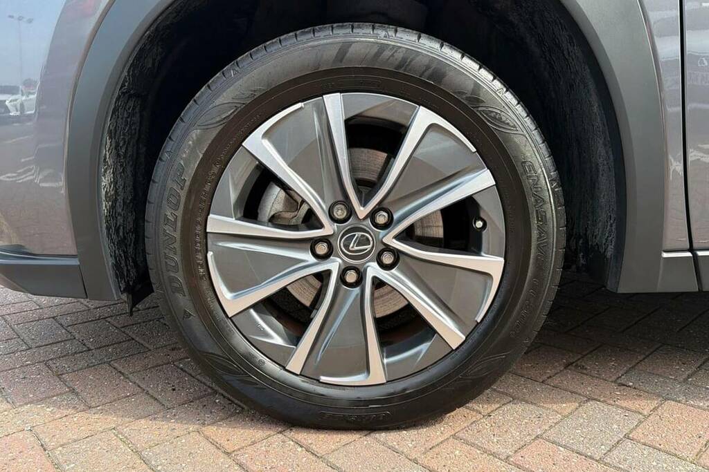 Lexus UX 250H Takumi Silver #24