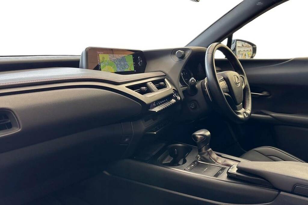 Lexus UX 250H 2.0 F-sport Cvt Prem Techsafety White #5