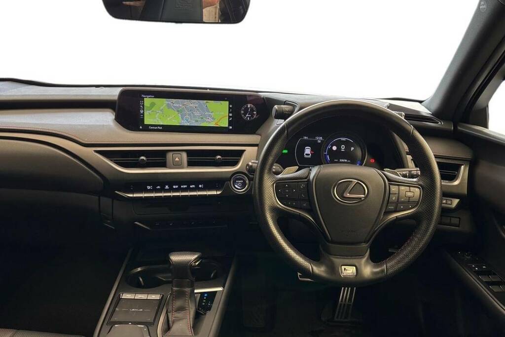 Lexus UX 250H 2.0 F-sport Cvt Prem Techsafety White #6