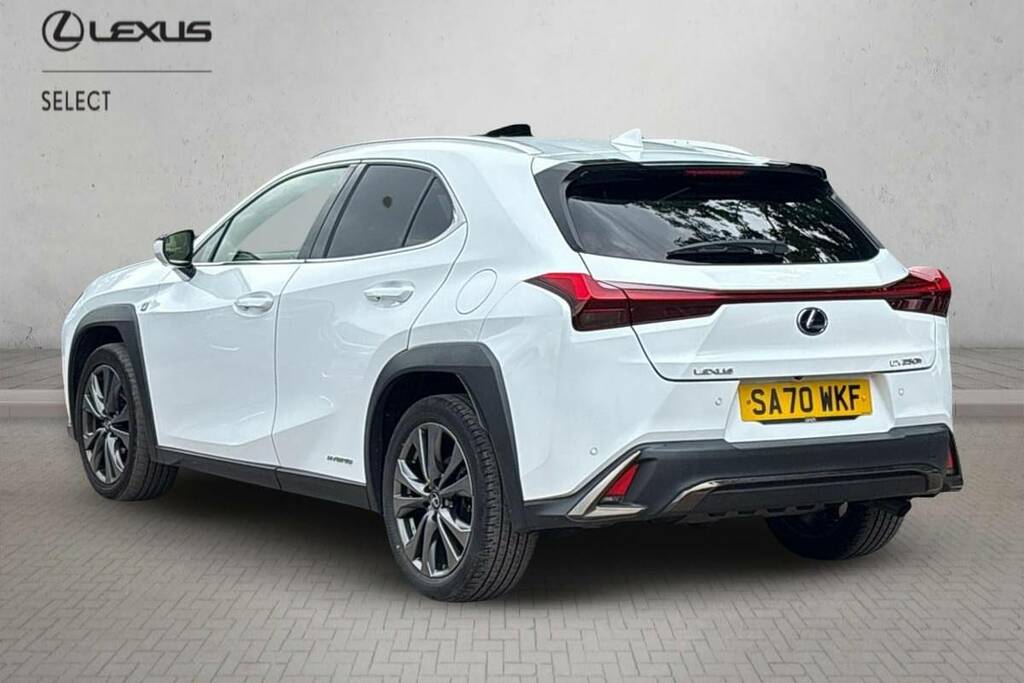 Lexus UX 250H 2.0 F-sport Cvt Takumi Pack White #4