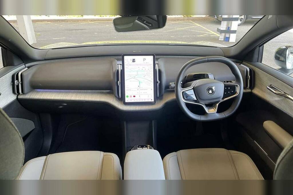 Volvo EX30 200Kw Sm Extended Range Plus 69Kwh White #5