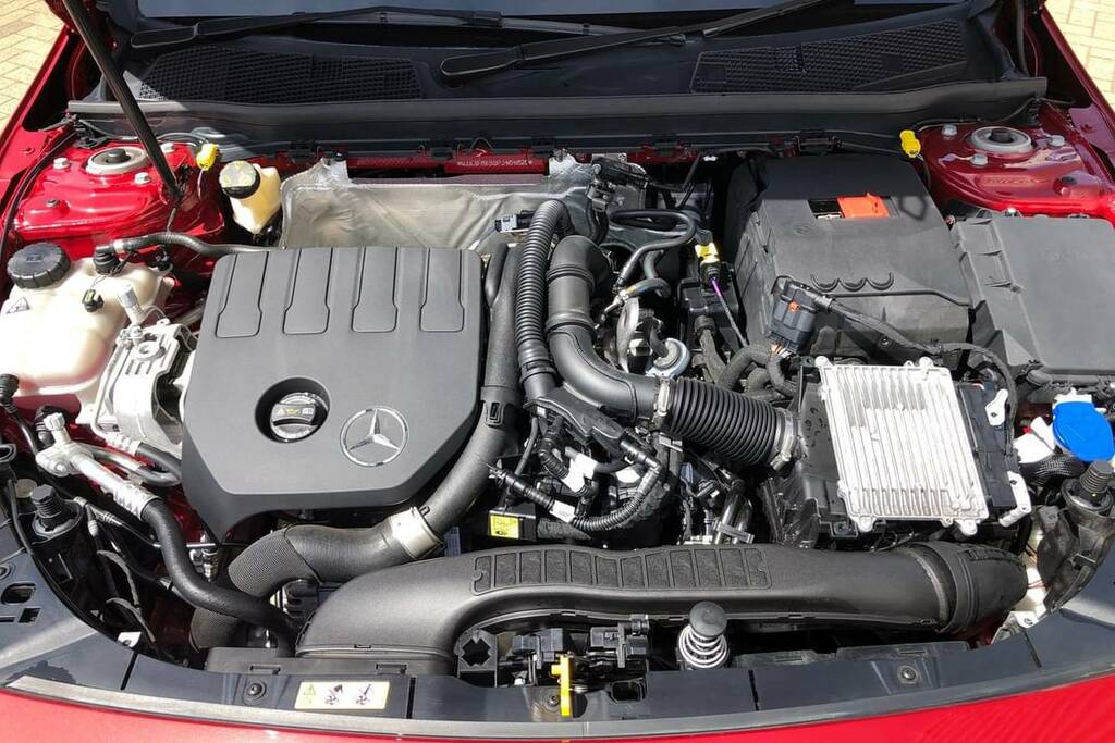 Mercedes-Benz A Class A180 Amg Line Executive NK23XVB Red #5
