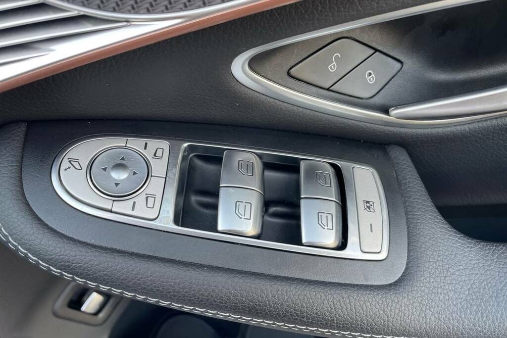 Mercedes-Benz EQC 400 300Kw Amg Line Edition 80Kwh KT73YHW Red #6