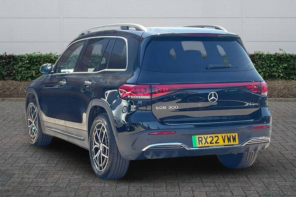 Mercedes-Benz EQB 300 4M 168Kw Amg Line Premium 66.5Kwh Black