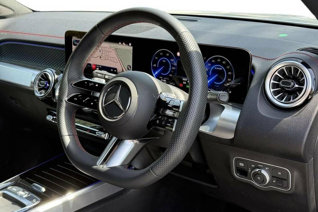 Mercedes-Benz EQB 250 140Kw Urban Edition 70.5Kwh K025VRZ White #4