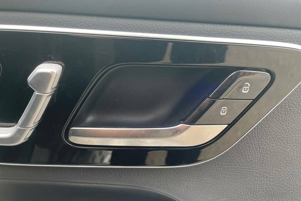 Mercedes-Benz GLC Class 300D 4Matic Amg Line Premium 9G-tronic KN73VJG Black #6