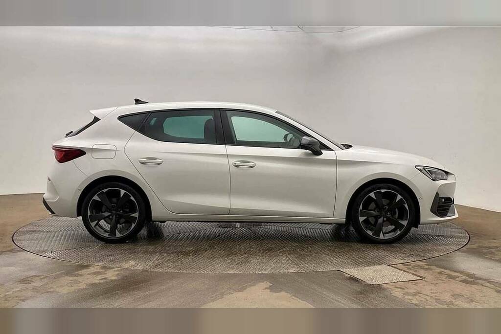Cupra Leon 1.5 Etsi V1 Dsg White #4